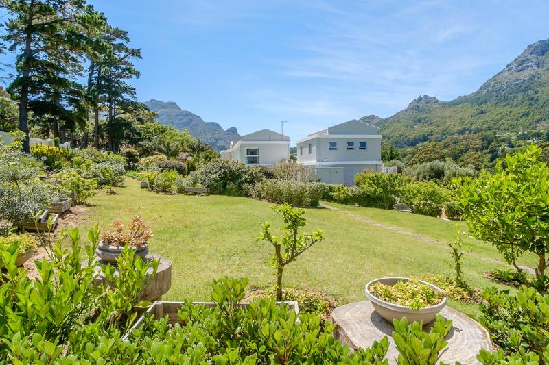 5 Bedroom Property for Sale in Tarragona Western Cape